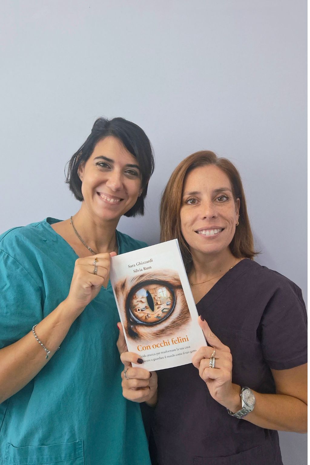 Libro con occhi felini 1